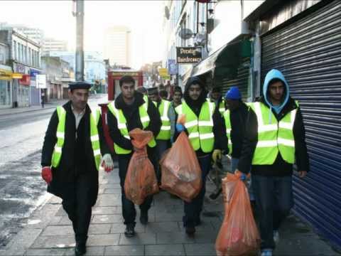 The young Muslims who cleaned up Croydon